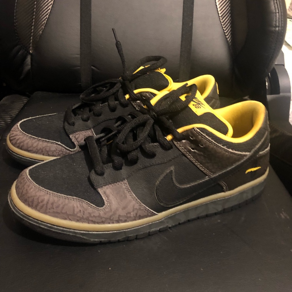 Nike Dunk Yellow Curb